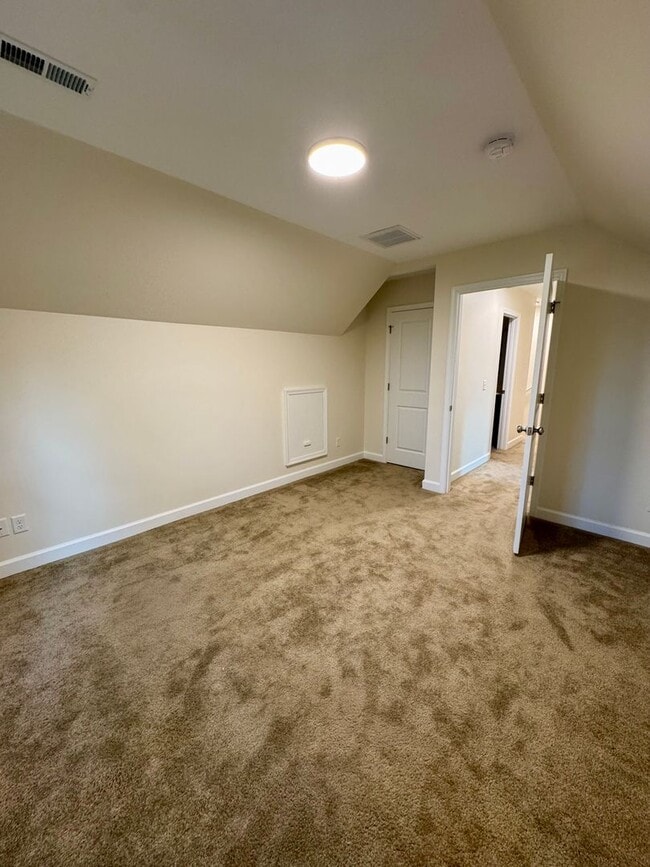Building Photo - Duplex for Rent in Woodstock
