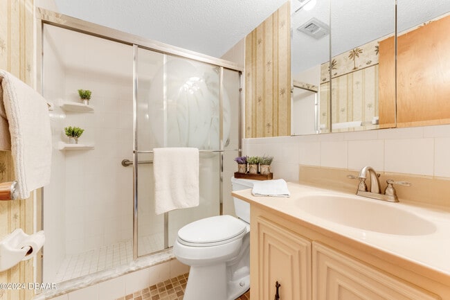 Building Photo - 2711 N Halifax Ave