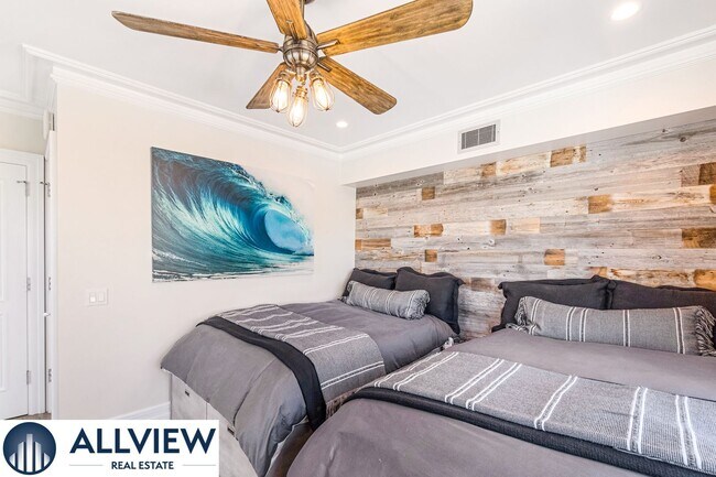 Building Photo - Stunning Beach House located on Newport Be...