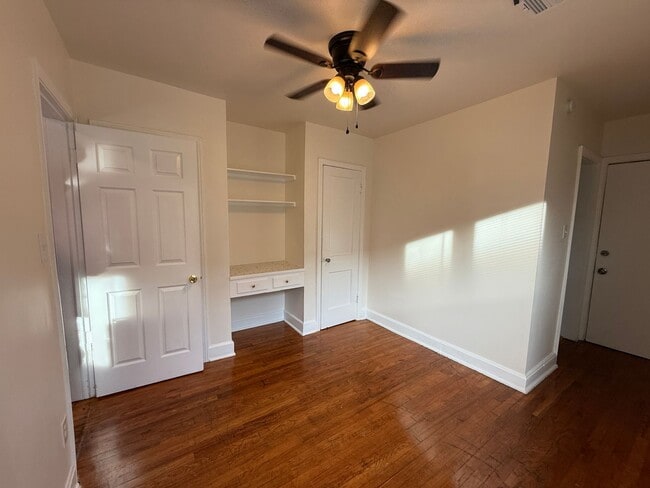 Building Photo - Newer Remodel 1 bed 1 bath with Private Patio