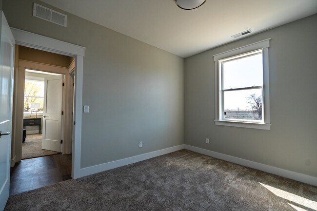 Building Photo - New home in Star Idaho's premier walking community!