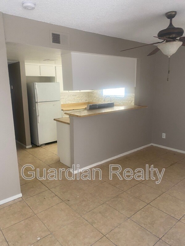 Building Photo - 2125 Exeter Dr