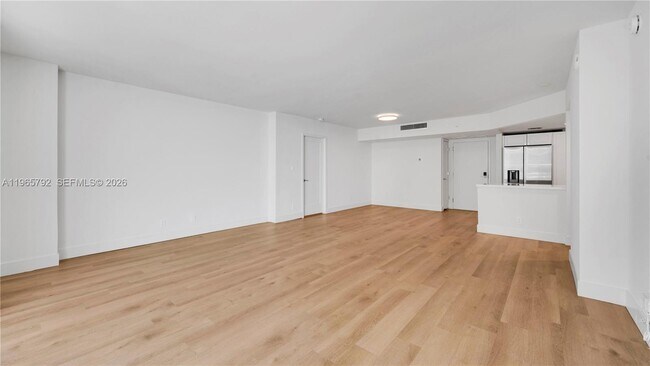 Building Photo - 555 NE 34th St