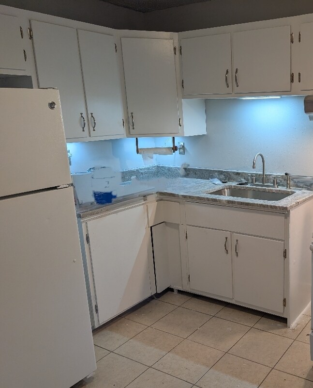 Building Photo - 802 Desota Pl
