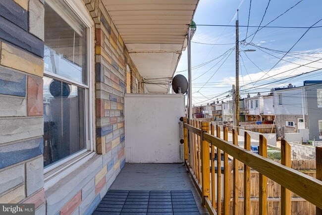 Building Photo - 442 N Linwood Ave