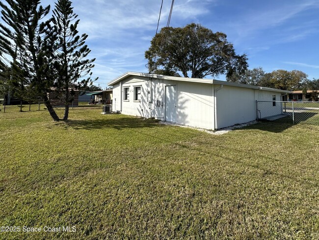 Building Photo - 2909 Zephyr Ln