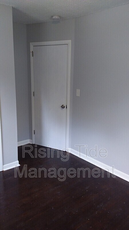 Building Photo - 948 Longview Cir