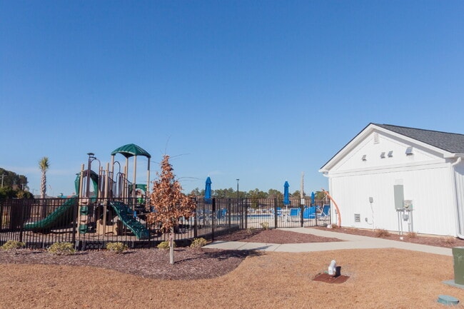 Building Photo - Gorgeous End Unit in Myrtle Beach