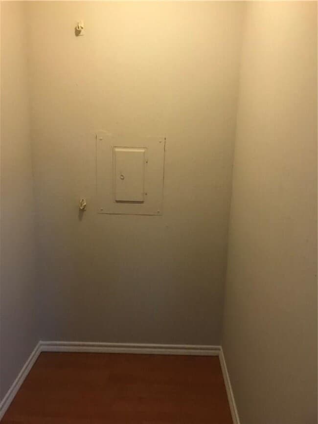 Building Photo - Excellent condo in Walnut with open floor ...