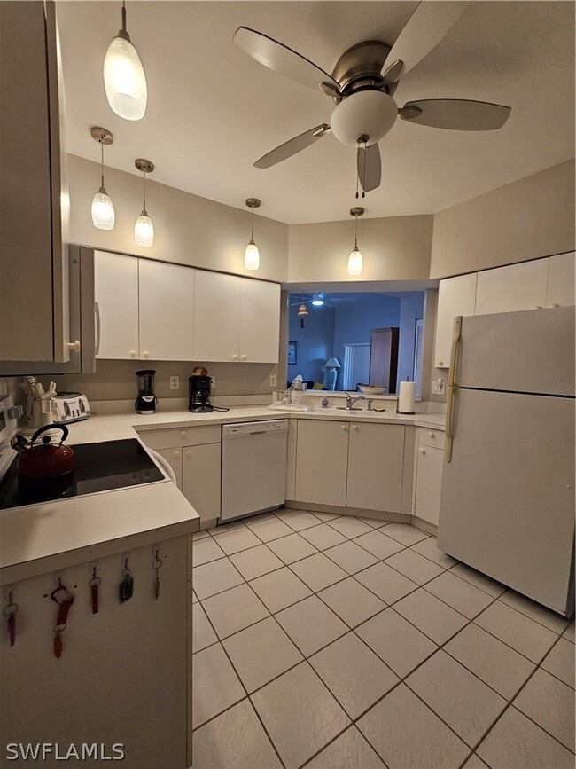 Building Photo - 529 Windsor Sq