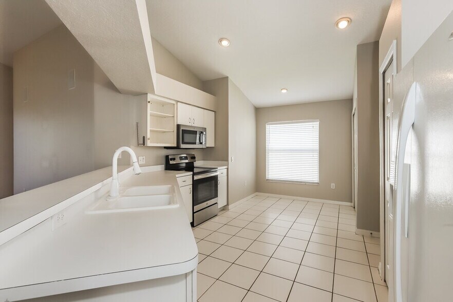 Building Photo - 9031 Egret Cove Cir