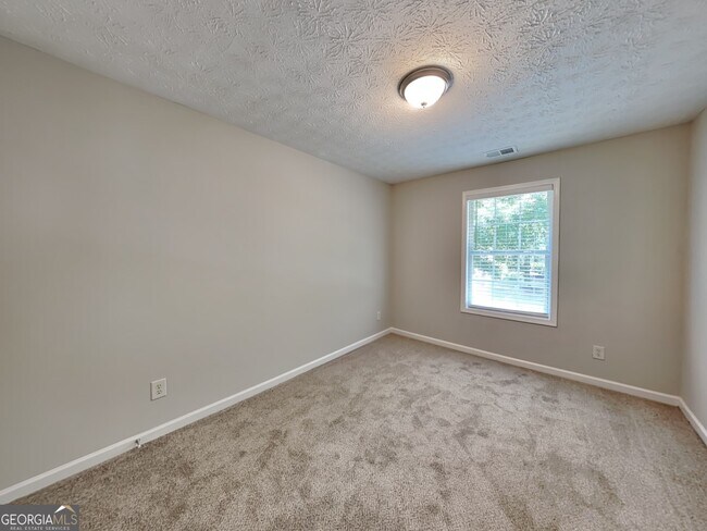 Building Photo - 5731 Bridgeport Ct
