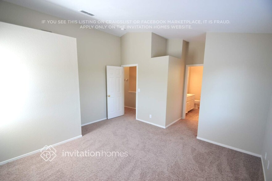 Building Photo - 8977 Arborview Dr