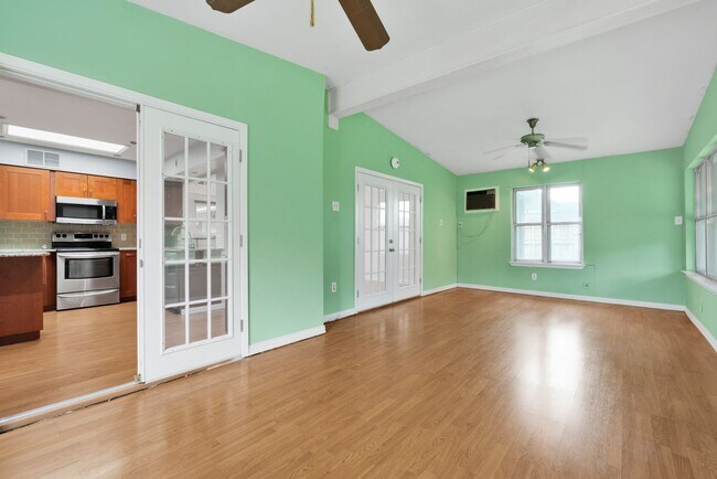 Building Photo - Charming 3-Bedroom Home in Prime Location!