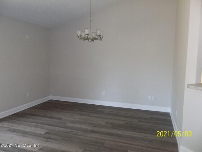 Building Photo - 8072 Kilwinning Ln