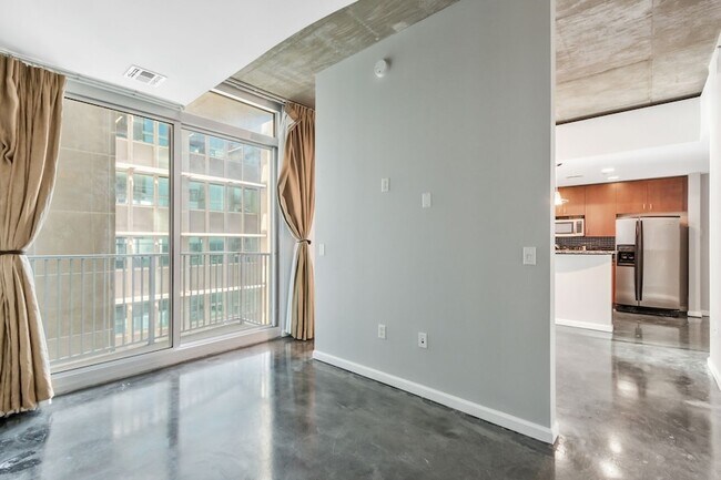 Building Photo - 415 Church St