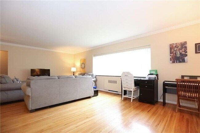 Building Photo - 2640 Highland Ave