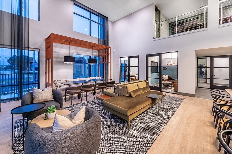 Building Photo - Luca Apartments