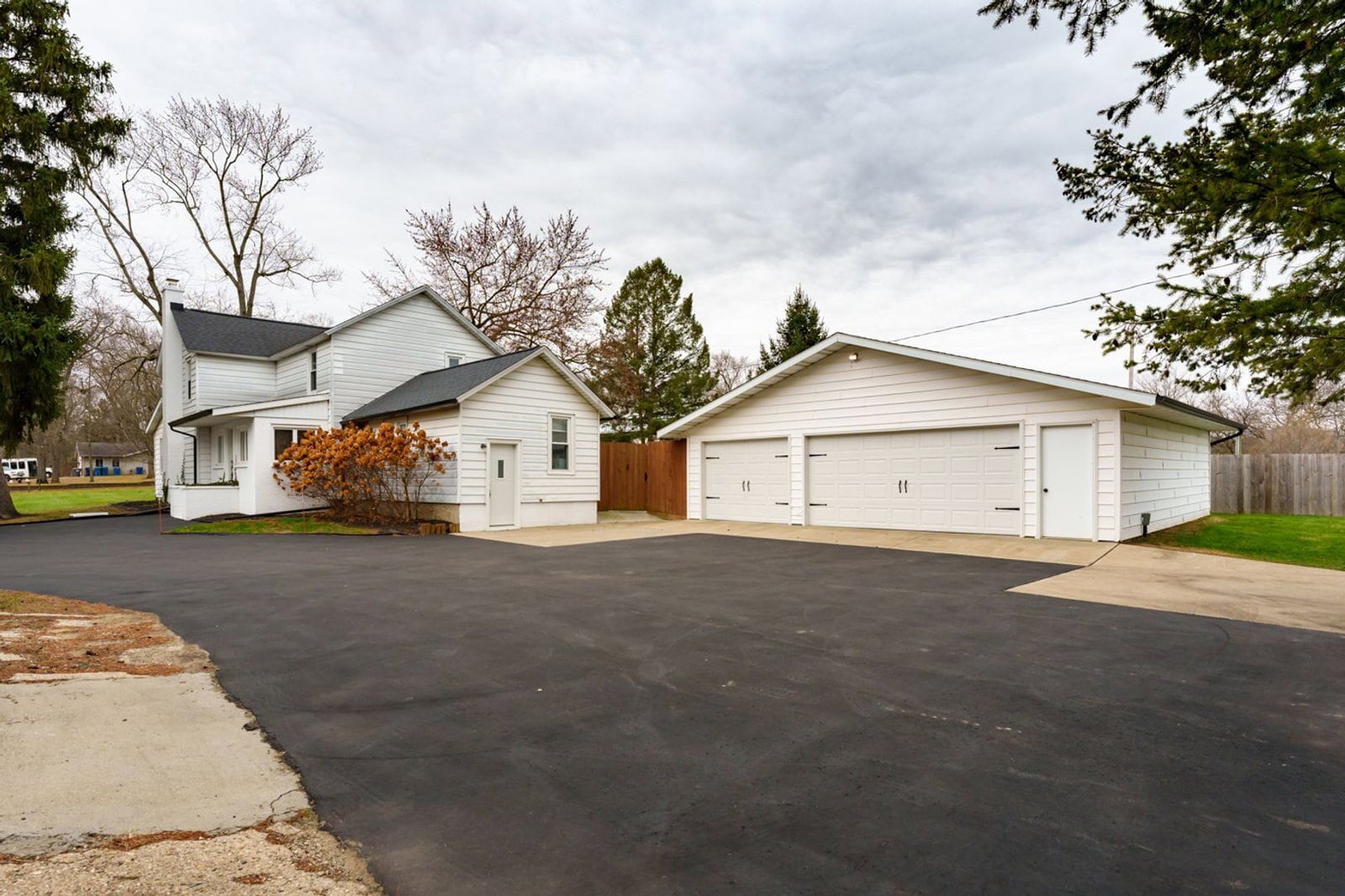 Building Photo - 1006 Schuring Rd