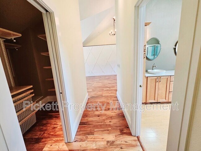 Building Photo - 27201 WA-3