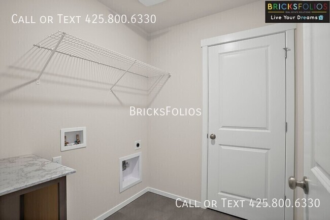 Building Photo - 1209 SW Pendleton Way