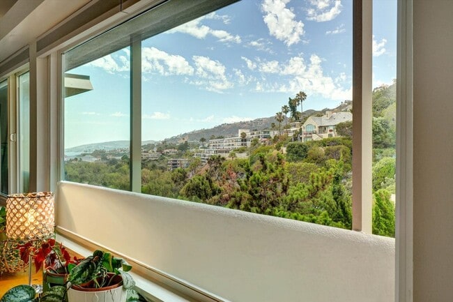 Building Photo - 13561 Table Rock Dr