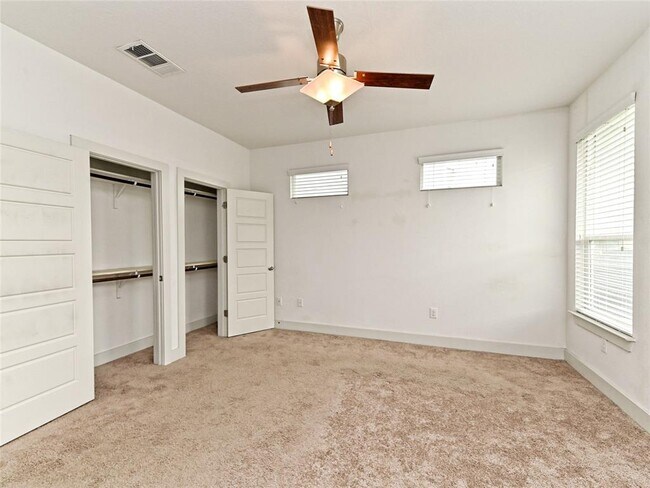 Building Photo - 2205 Capulet St