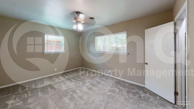 Building Photo - 1511 University Dr