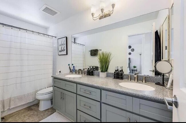 Building Photo - 91-1253-1253 Kamaaha Ave