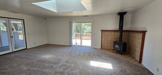 Building Photo - 13038 Squirrel Creek Rd