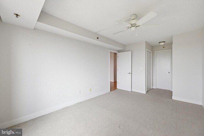 Building Photo - 7500 Woodmont Ave