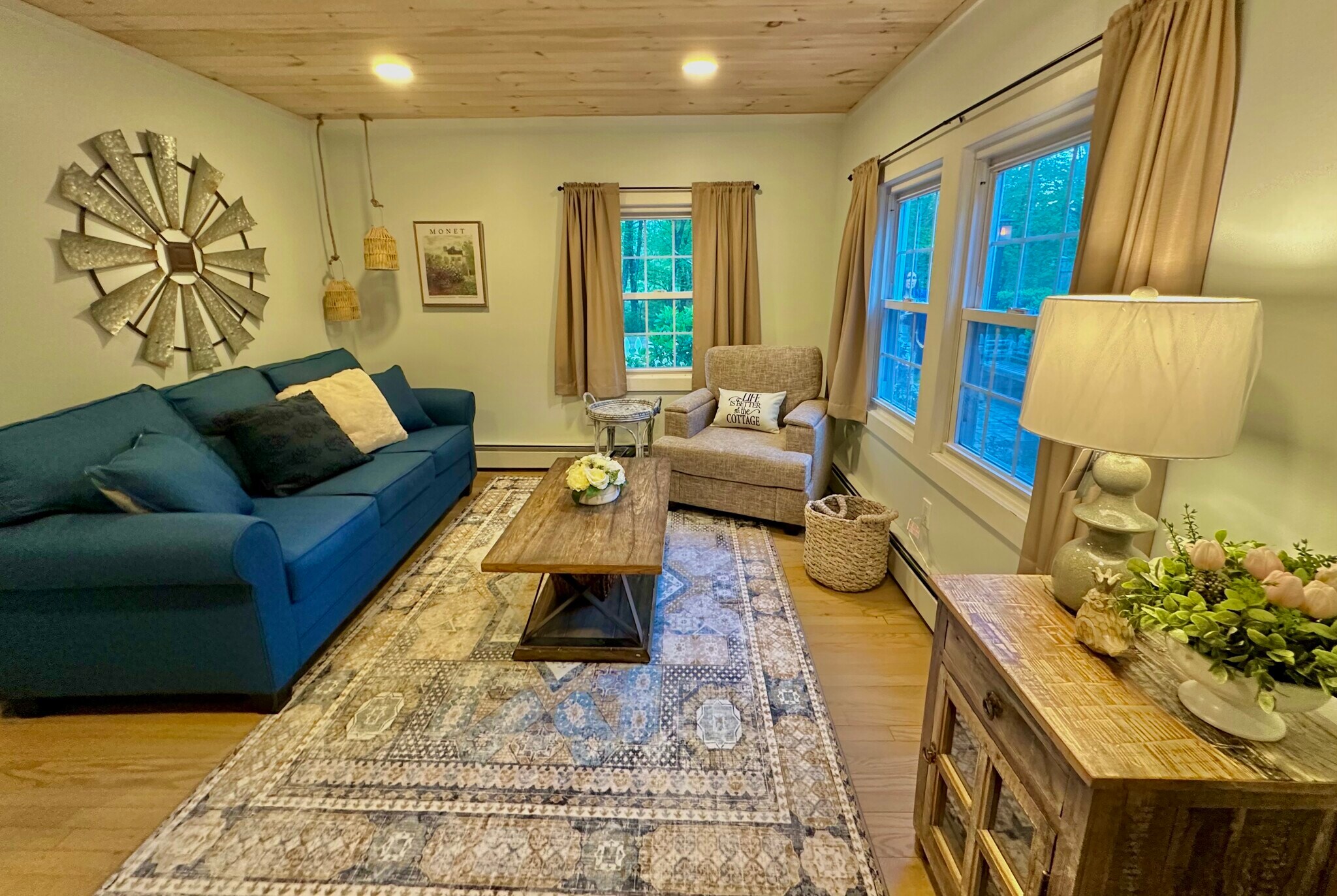 Seating Area - 629 Storrs Rd