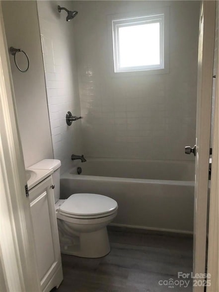 Building Photo - 851 Crestway Dr
