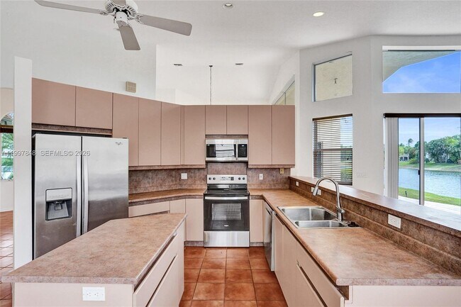 Building Photo - 10800 Haydn Dr