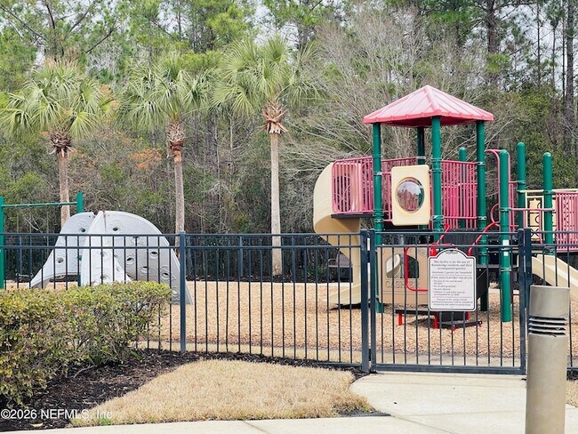 Building Photo - 15792 Bainebridge Dr