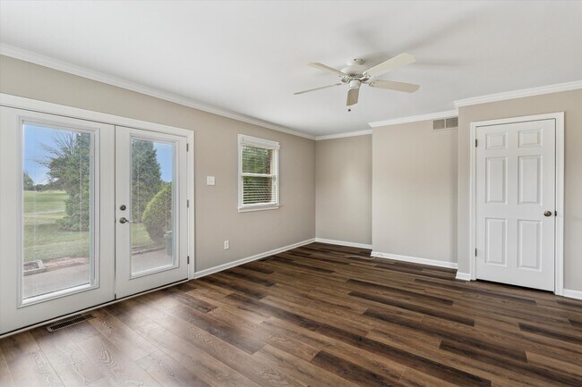 Building Photo - 214 Troon Ct