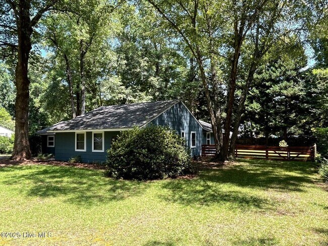 Building Photo - 375 Midland Rd