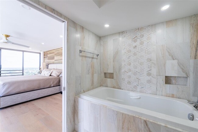 Building Photo - 770 S Palm Ave