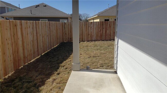 Building Photo - 1311 Hazleton Cove