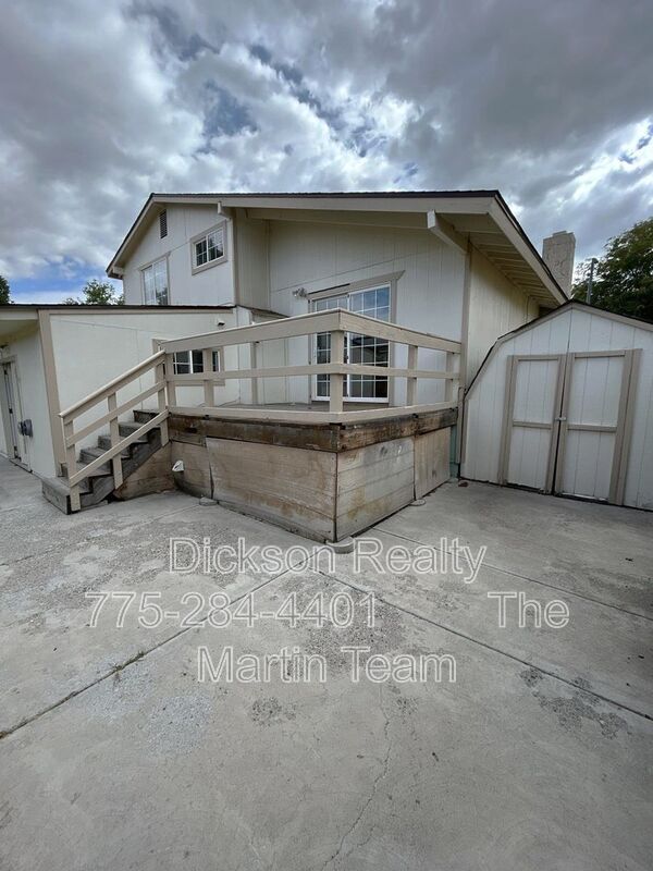 Building Photo - 306 E Quail St