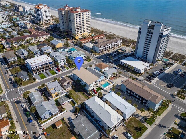 Building Photo - 114 12th Ave S