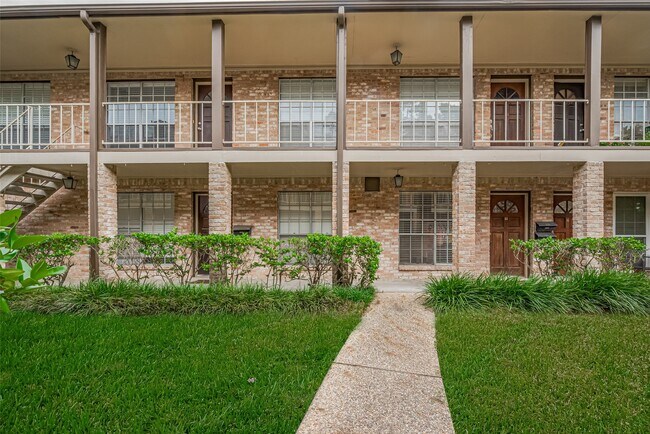 Building Photo - 811 Wax Myrtle Ln