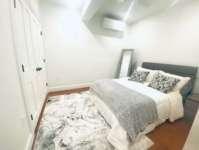 Building Photo - 1776 Beacon St