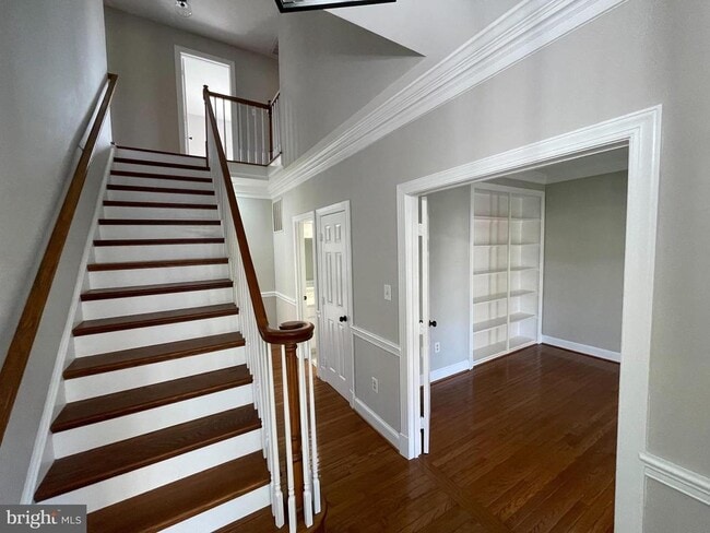 Building Photo - 9440 Flowerden Ln