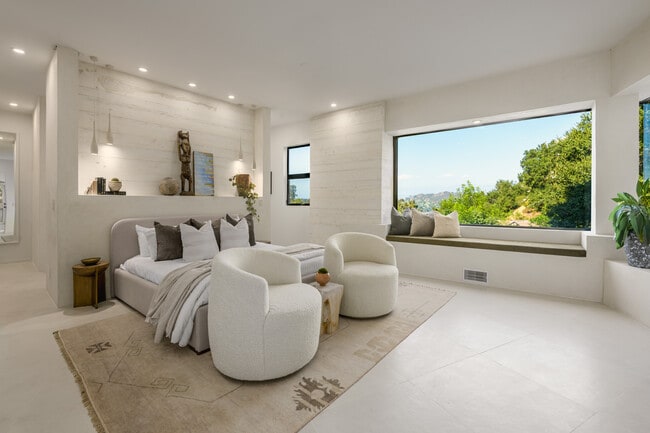 Building Photo - 8896 Lookout Mountain Ave