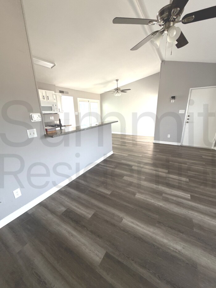 Building Photo - 6078 Dooley Dr
