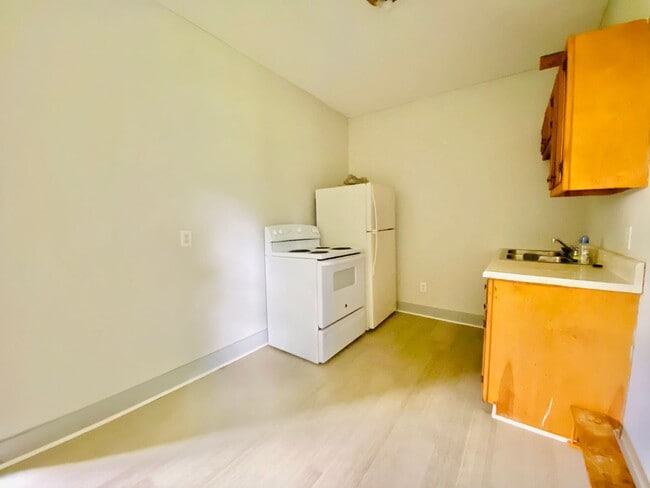Building Photo - Cozy Shot Gun Home near downtown Mobile