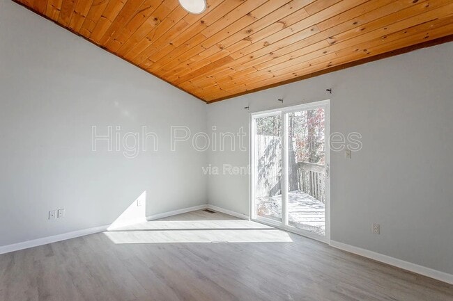 Building Photo - 3620 Idlewild Cir