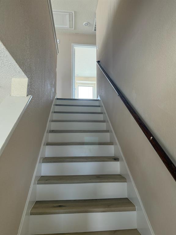 Building Photo - 2514 Hawthorn Park Ct