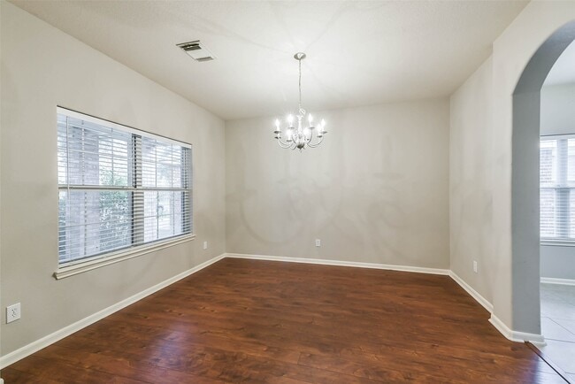 Building Photo - 1219 Colonial Manor Dr